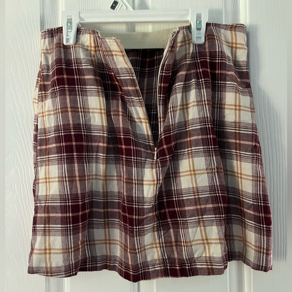 Plaid American Eagle Mini Skirt (Medium) - Picture 2 of 4